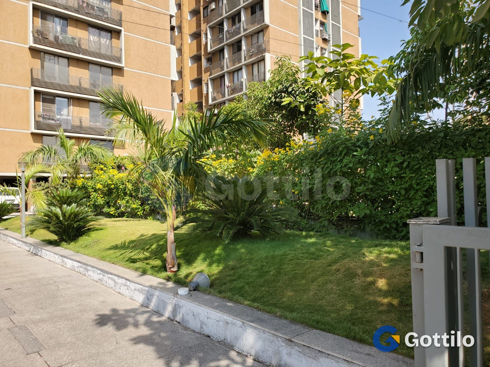 Semi-furnished 2 BHK Apartment for sale in Gurukul — photo 1