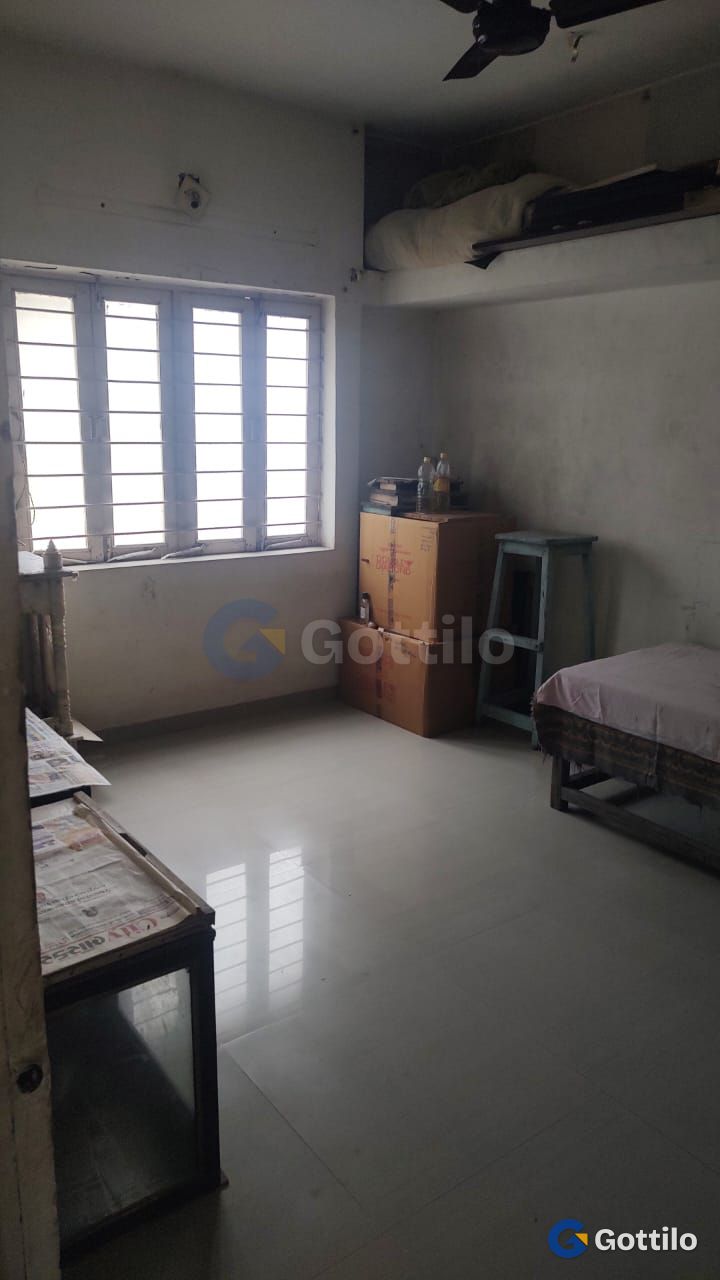 Semi-furnished 2 BHK Apartment for rent in Ghatlodia — photo 1