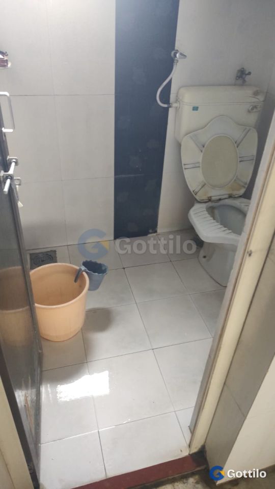 Semi-furnished 2 BHK Apartment for rent in Ghatlodia — photo 2