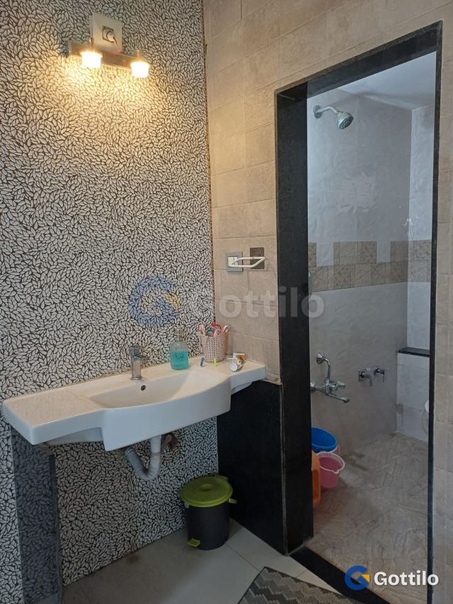 Fully furnished 3 BHK Apartment for sale in Thaltej — photo 2