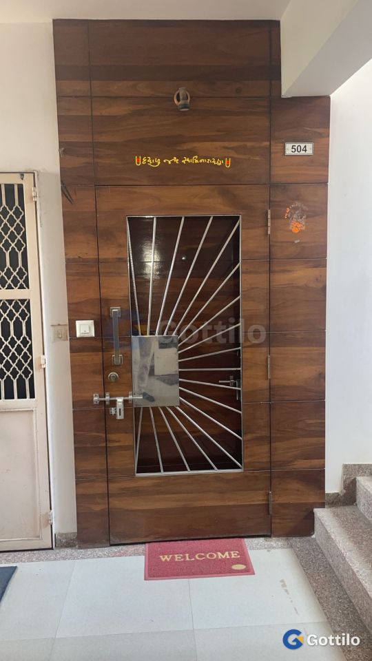 Fully furnished 2 BHK Apartment for sale in Thaltej