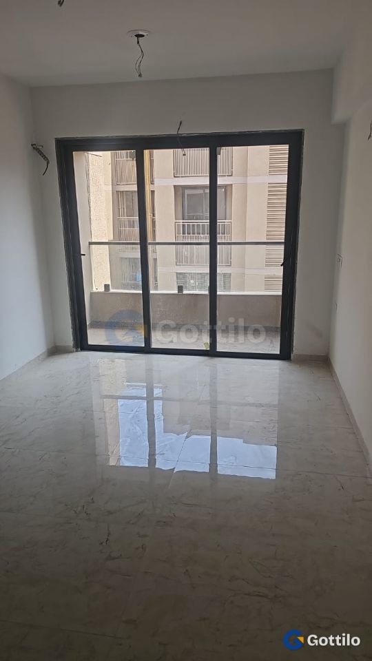Unfurnished 3 BHK Apartment for sale in Naranpura — photo 2