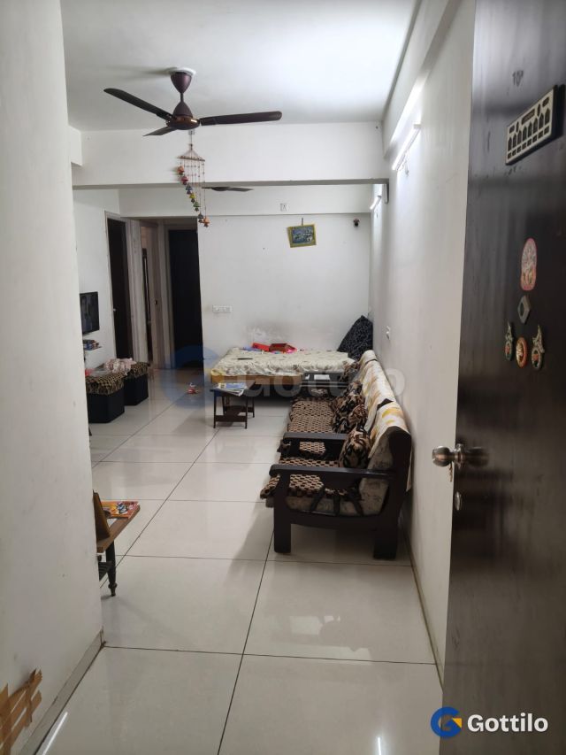 Semi-Furnished 3 BHK Apartment for rent in Naranpura