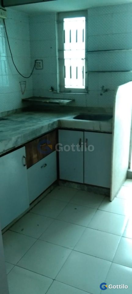 Semi-Furnished 2 BHK Apartment for rent in Naranpura — photo 3