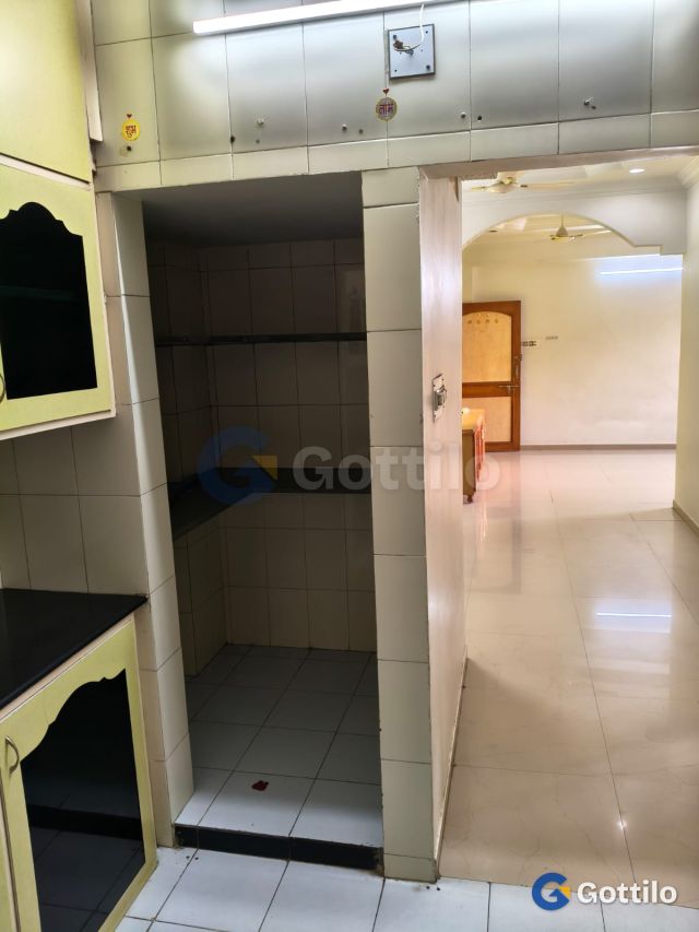 Semi-Furnished 2 BHK Apartment for rent in Naranpura — photo 4