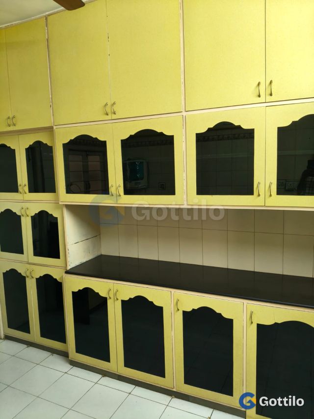 Semi-Furnished 2 BHK Apartment for rent in Naranpura — photo 5