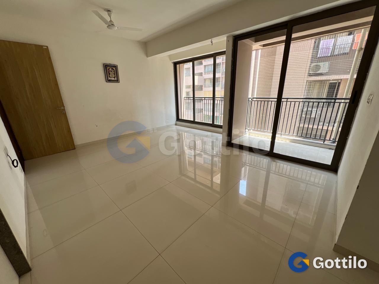 Semi-furnished 3 BHK Apartment for sale in Gota — photo 1