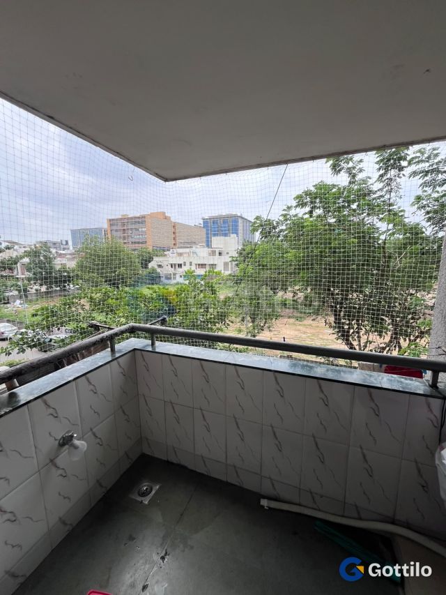 Fully furnished 2 BHK Apartment for sale in Science City — photo 4