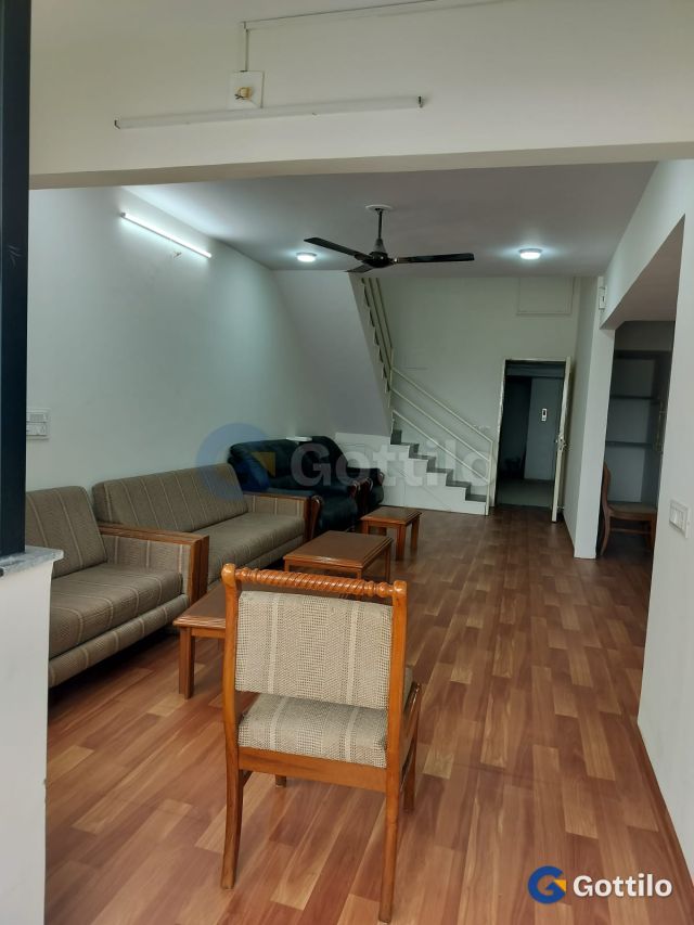 Semi-furnished 4 BHK Duplex Apartment for rent in Ellisbridge